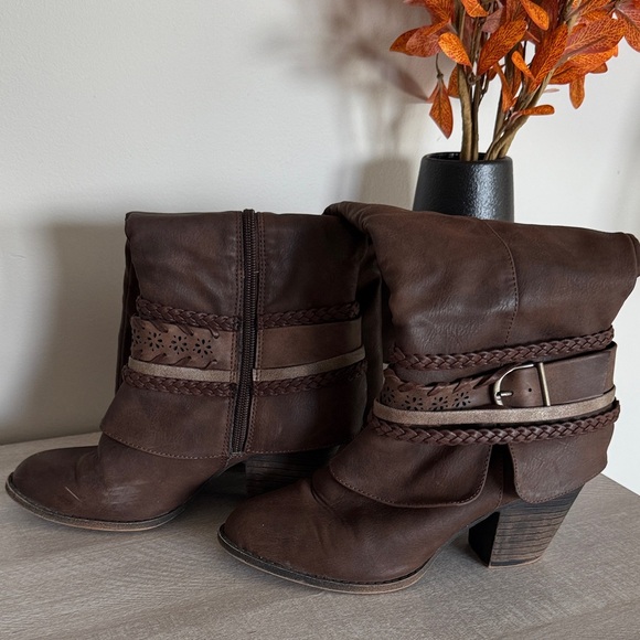 Brown Leather Tall Boots - Picture 3 of 6